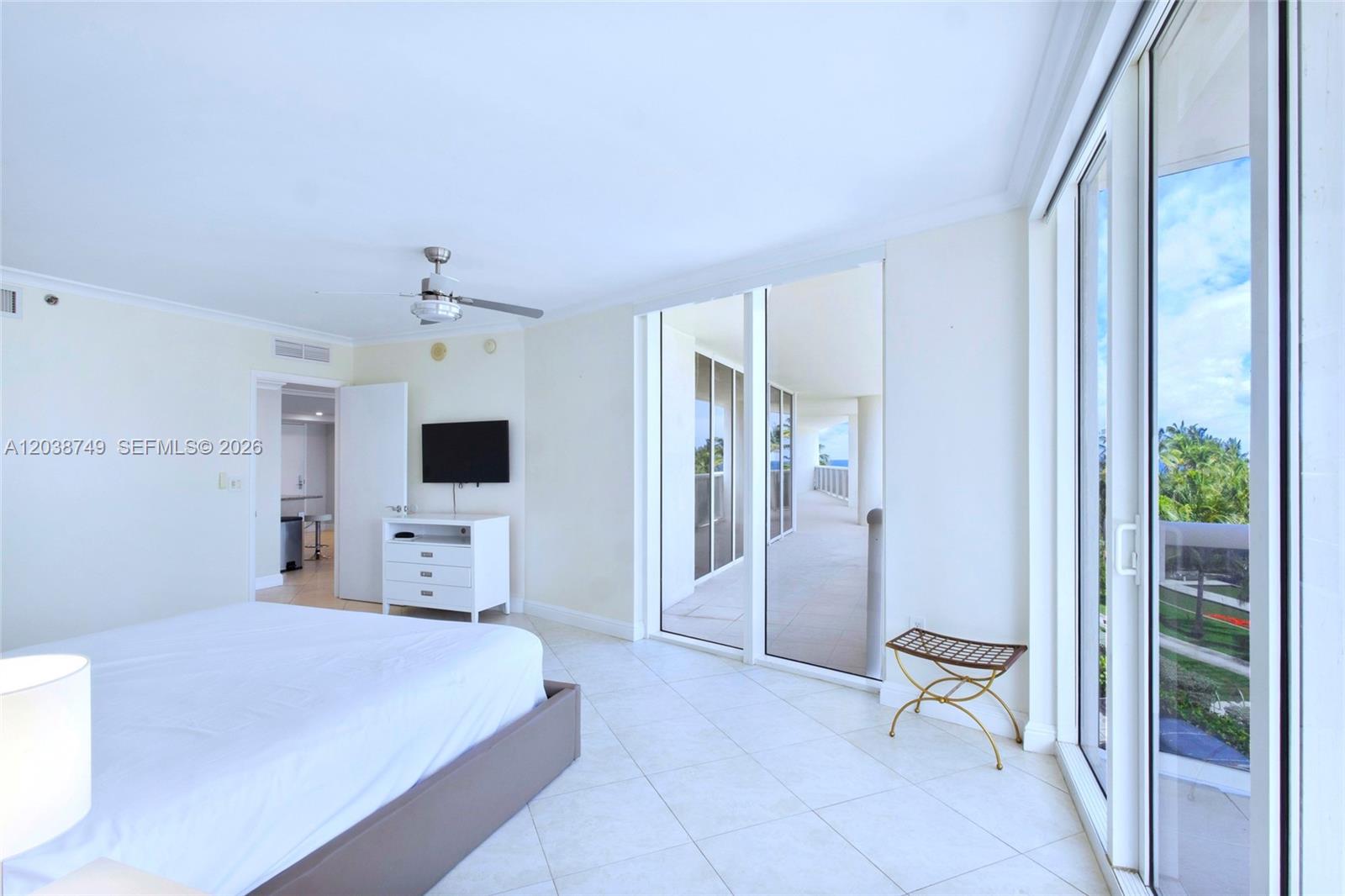 1850 S Ocean Drive 405 Property Photo 7