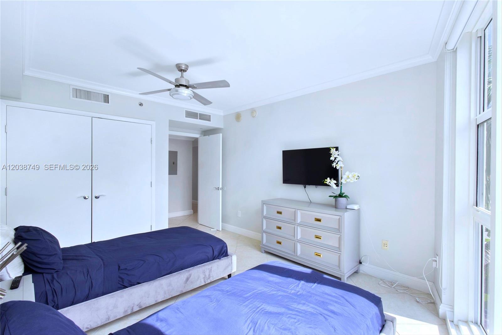 1850 S Ocean Drive 405 Property Photo 11