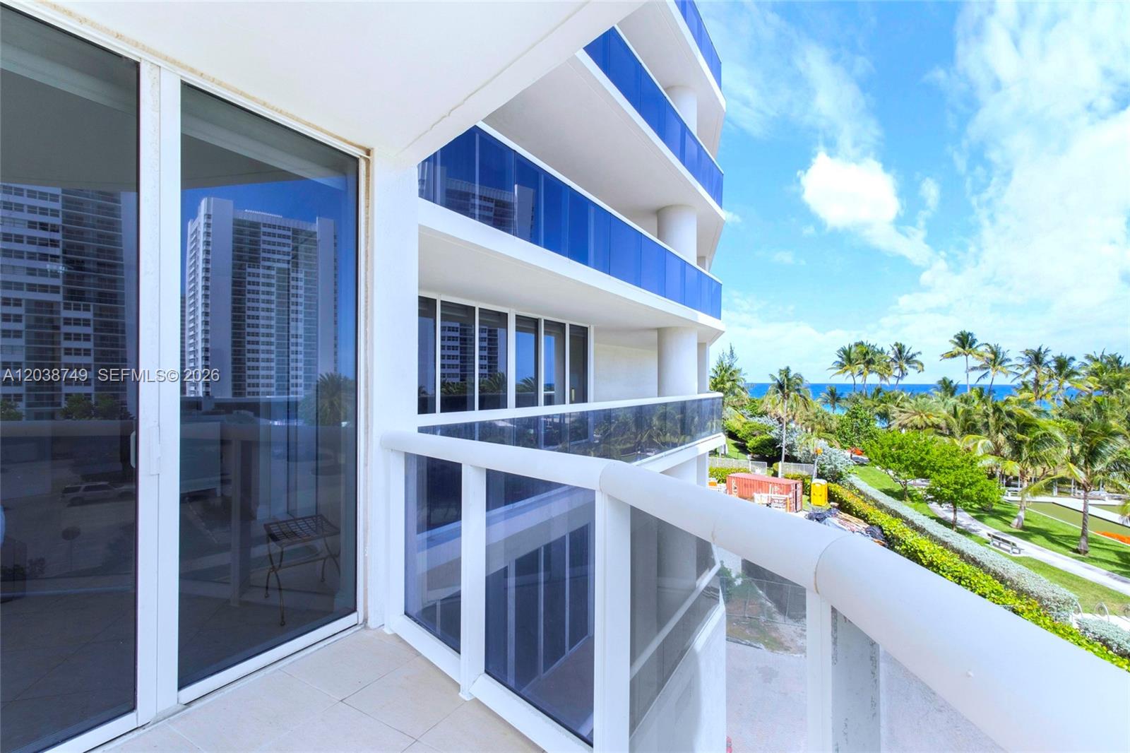 1850 S Ocean Drive 405 Property Photo 14