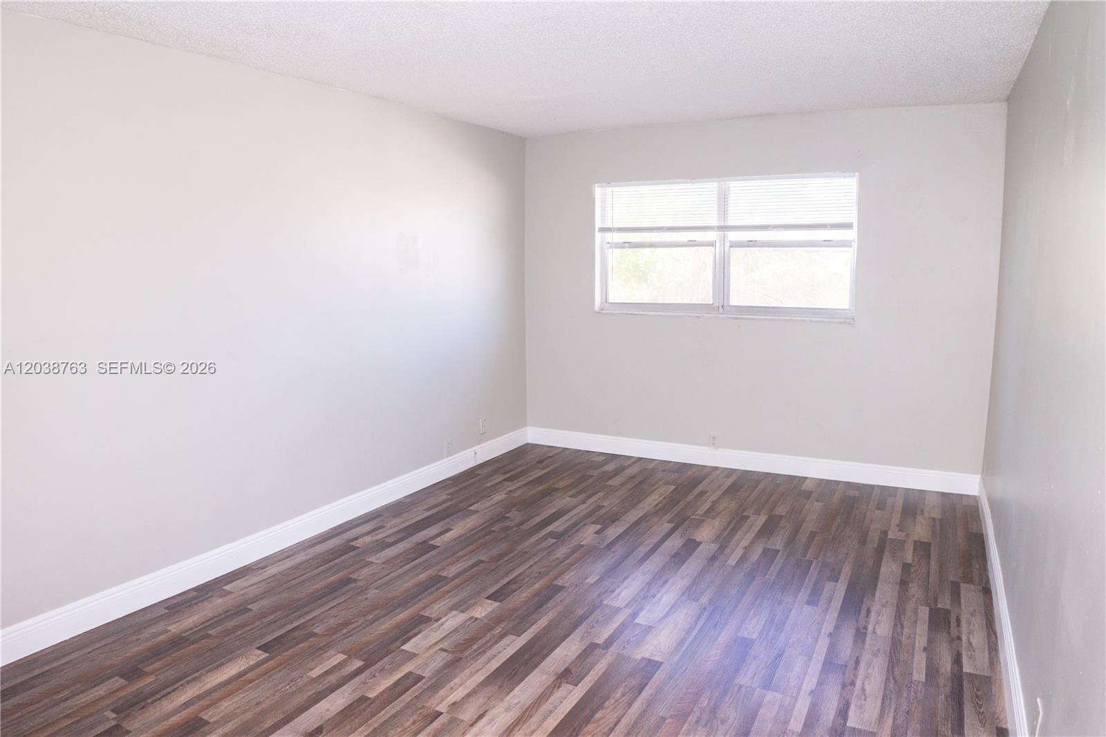 4240 Woodside Drive 4 Property Photo 13