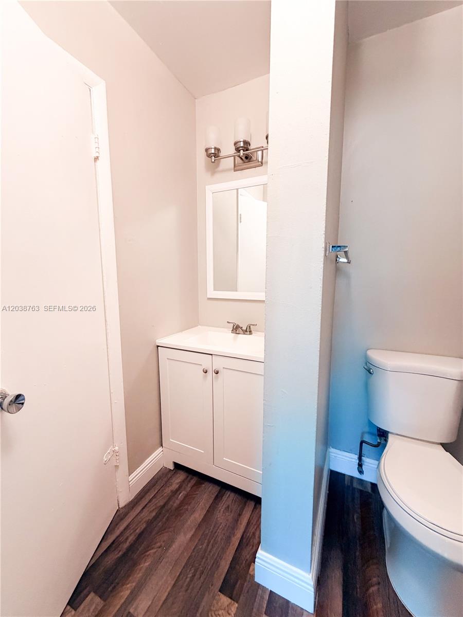 4240 Woodside Drive 4 Property Photo 16