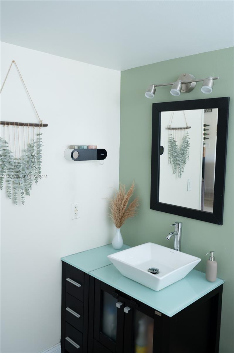 508 Gardens Drive 202 Property Photo 13
