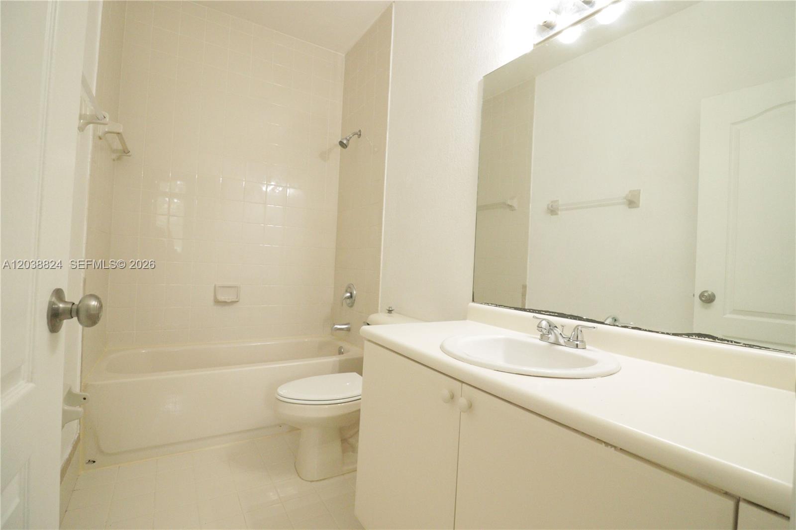 1568 Se 26th Street 206 Property Photo 10