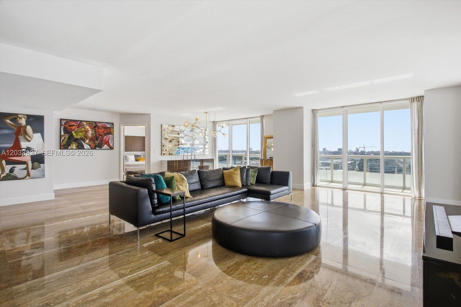 50 Biscayne Boulevard 2510 Property Photo 2