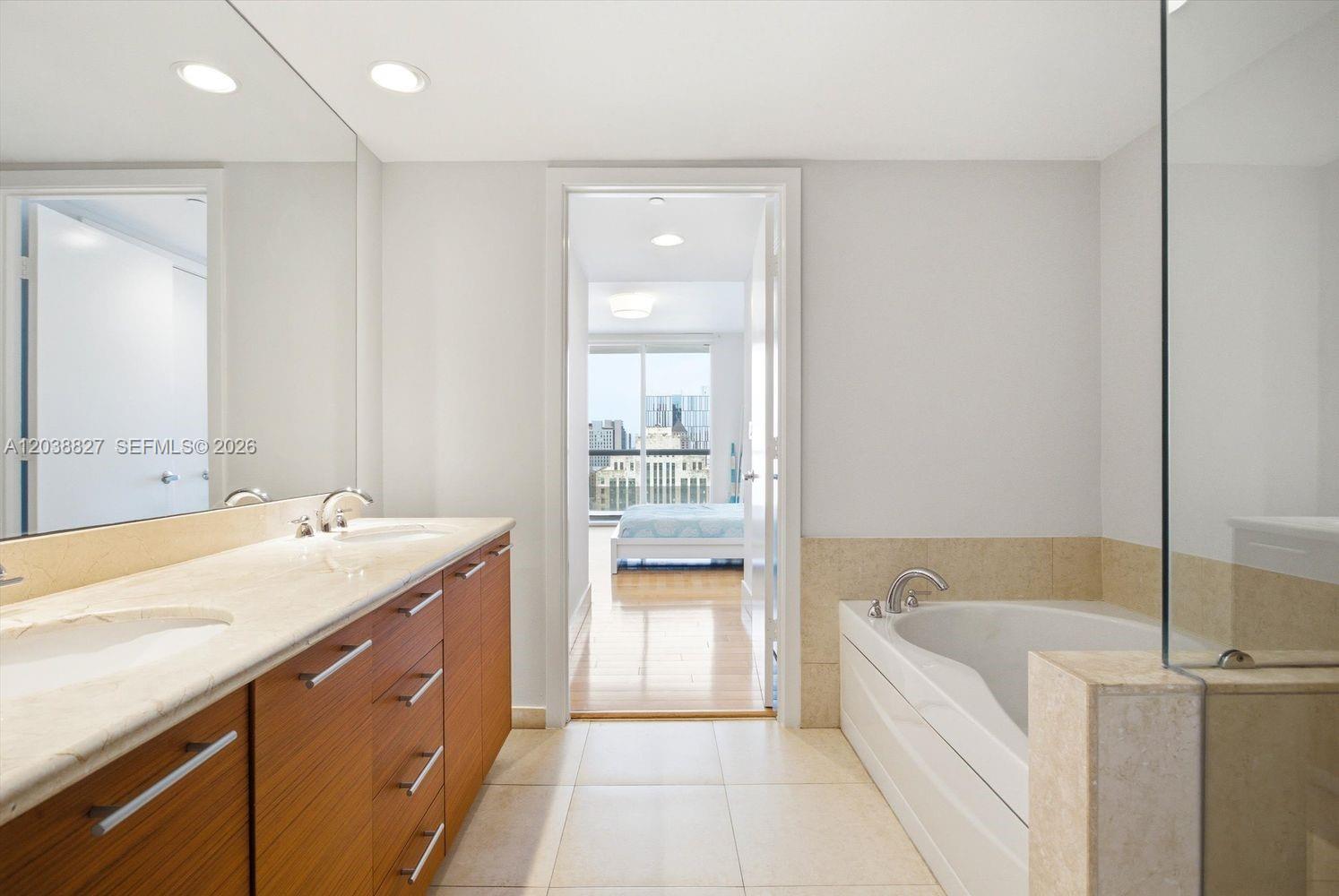 50 Biscayne Boulevard 2510 Property Photo 26
