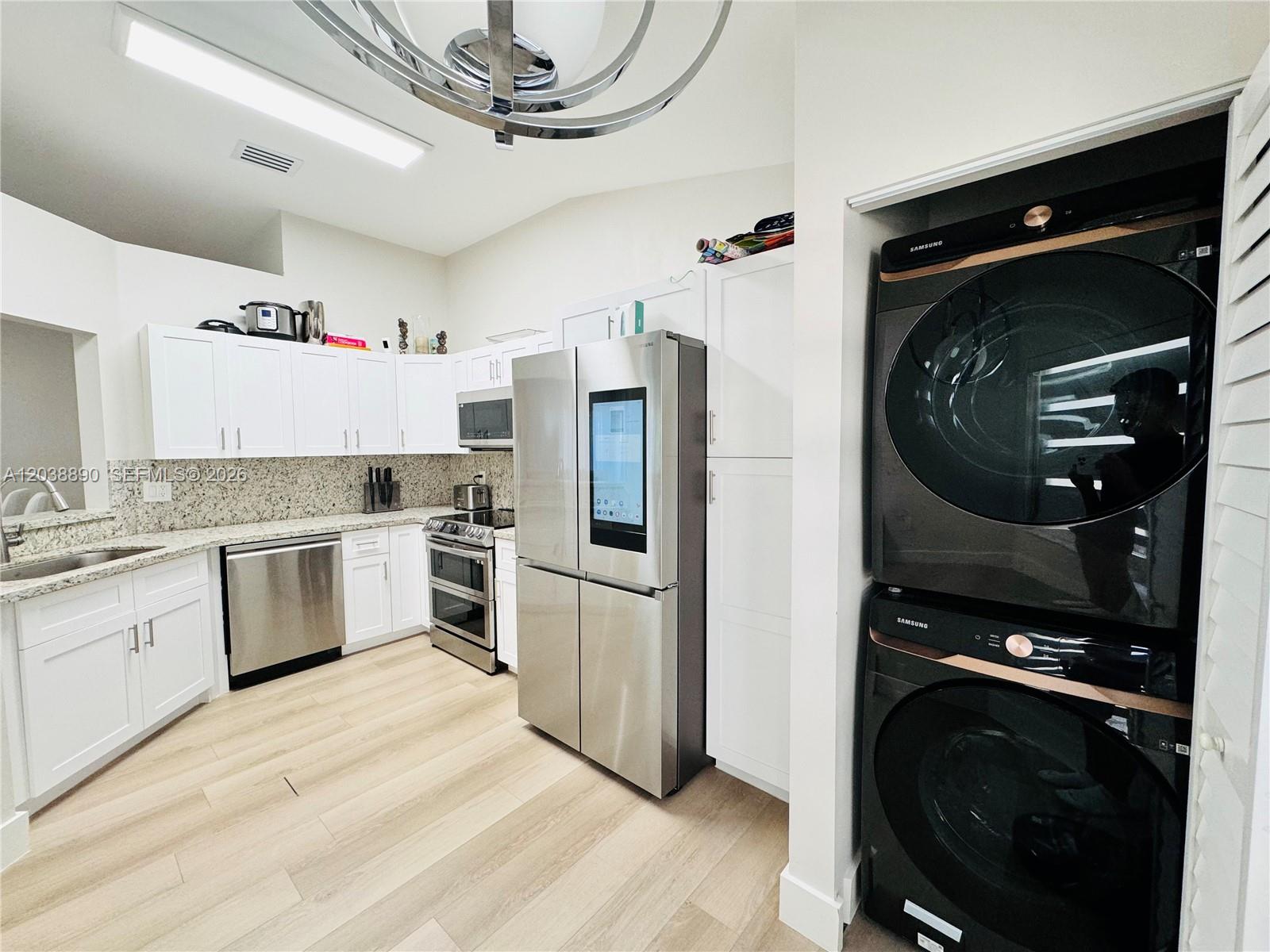 1480 Sweetbay Way Property Photo 4