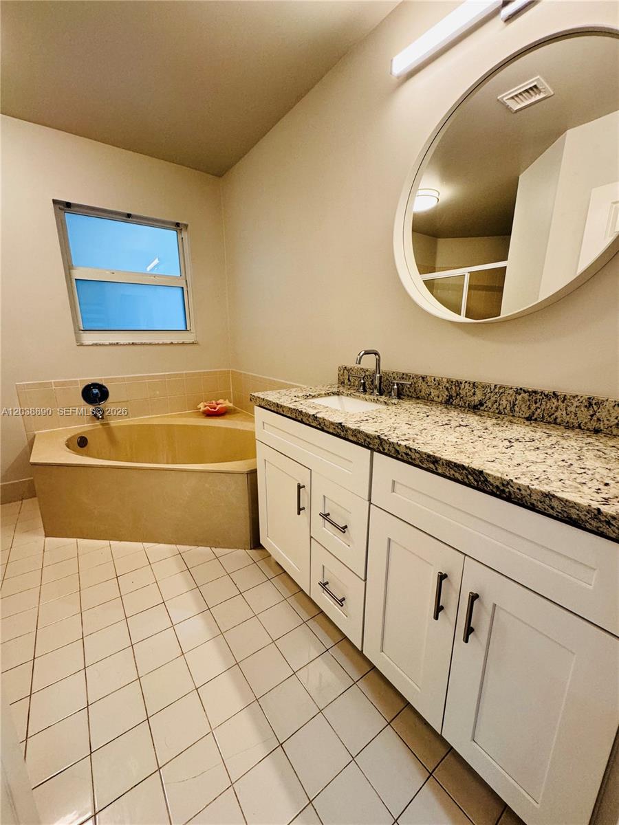 1480 Sweetbay Way Property Photo 11