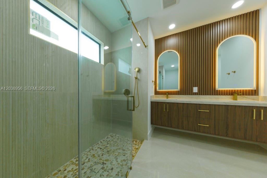 814 Calyton Avenue Property Photo 3