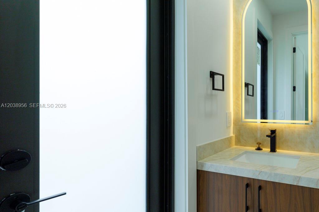 814 Calyton Avenue Property Photo 40