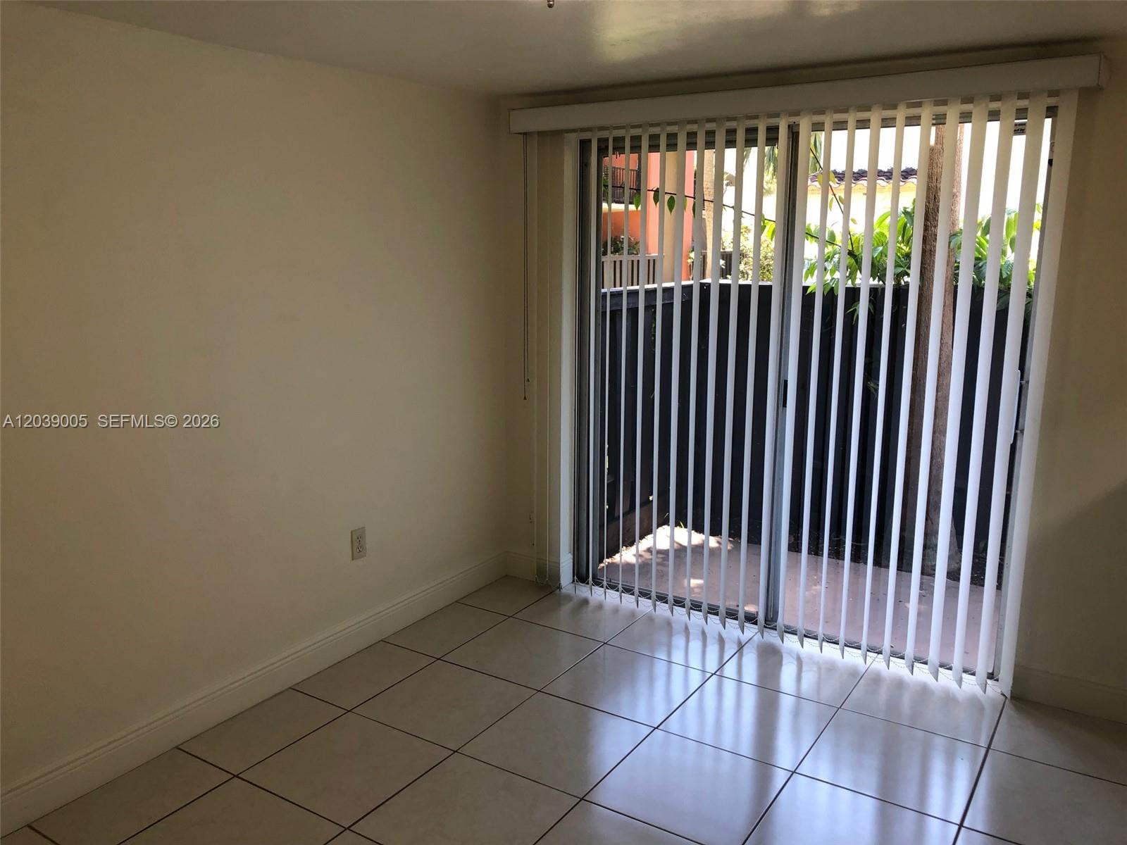 10808 N Kendall Drive Q-4 Property Photo 4