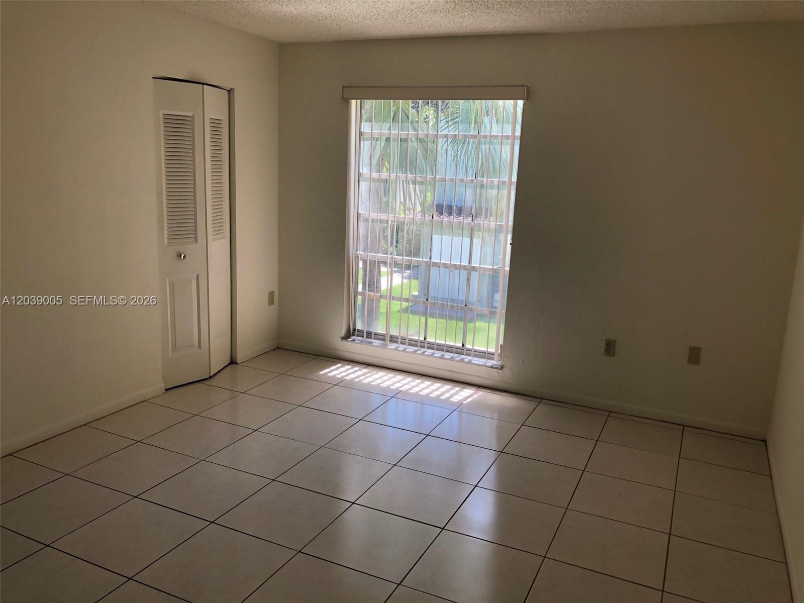 10808 N Kendall Drive Q-4 Property Photo 10