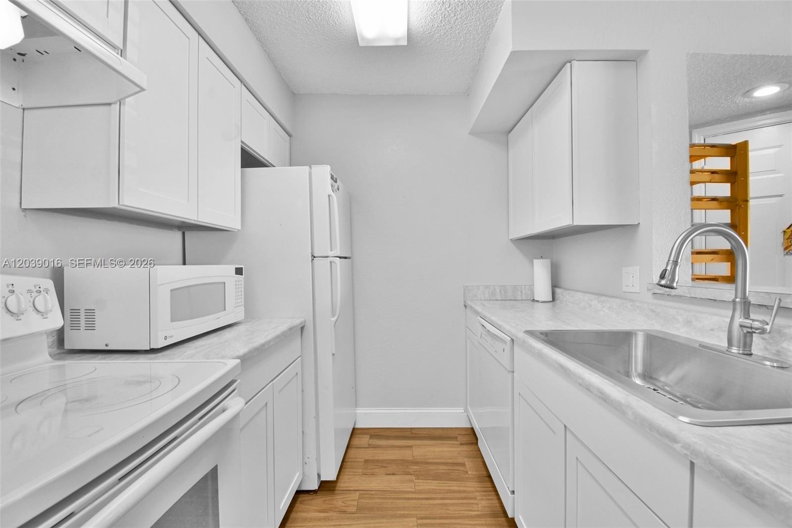 2866 S University Drive 5105 Property Photo 3