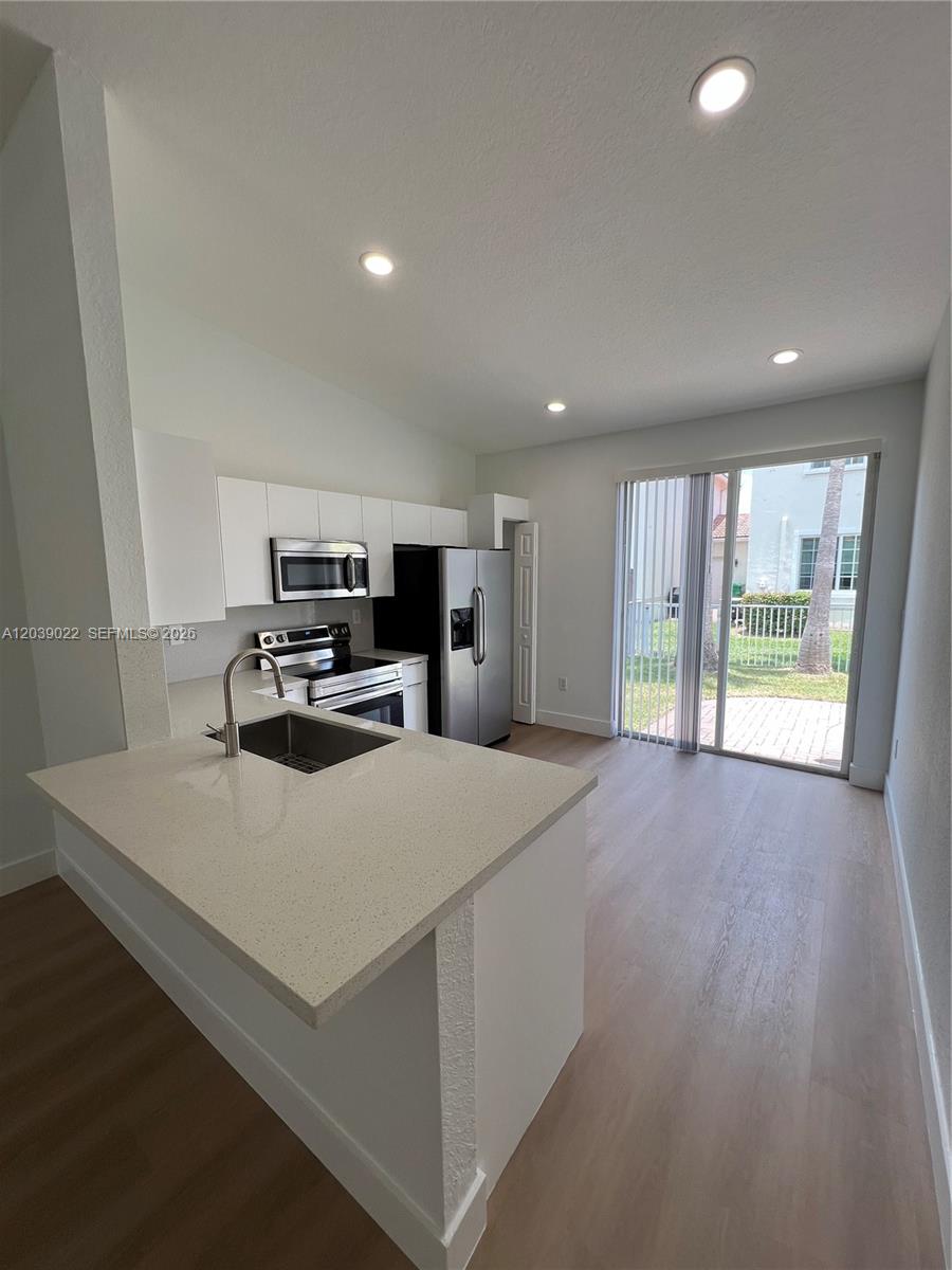 18739 Sw 28th Street Property Photo 9