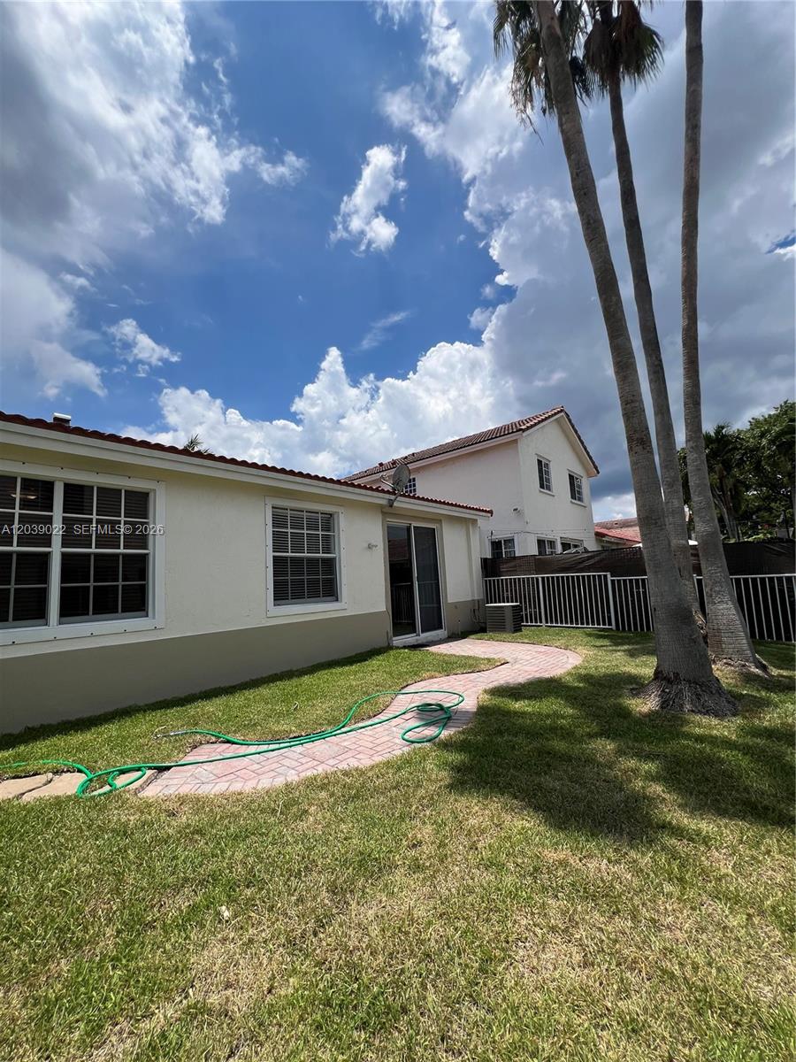 18739 Sw 28th Street Property Photo 11