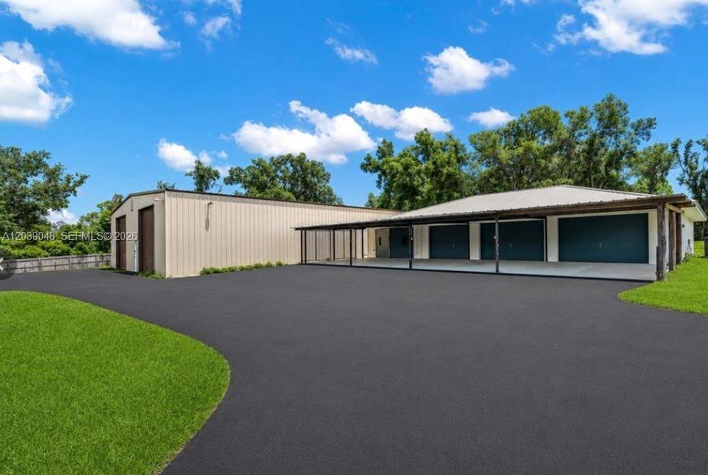 27255 Hickory Hill Property Photo 4