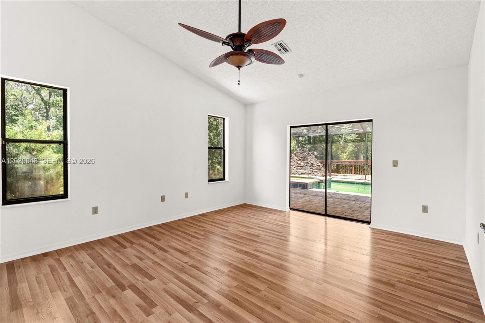 27255 Hickory Hill Property Photo 33