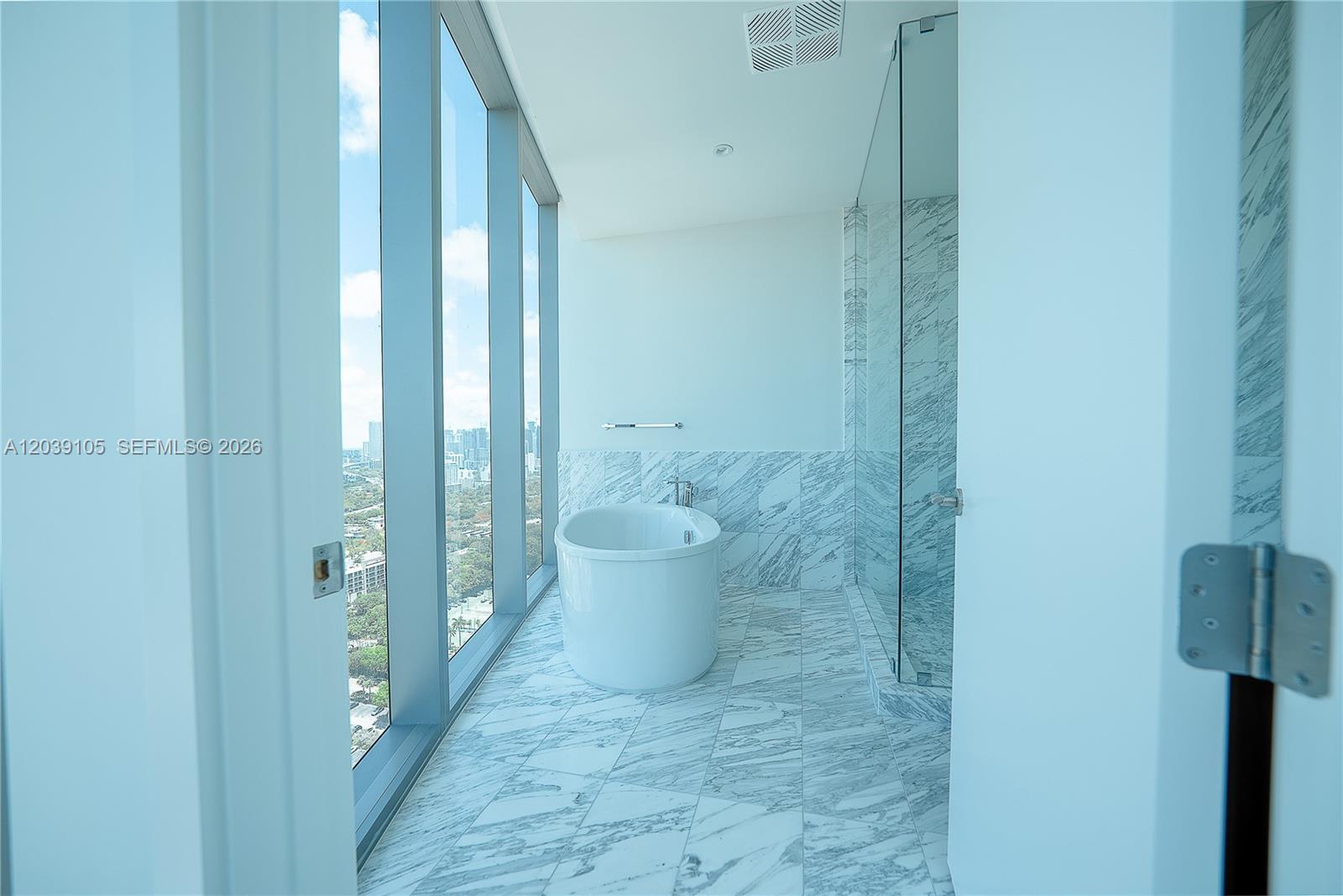 A12039105 Property Photo 14