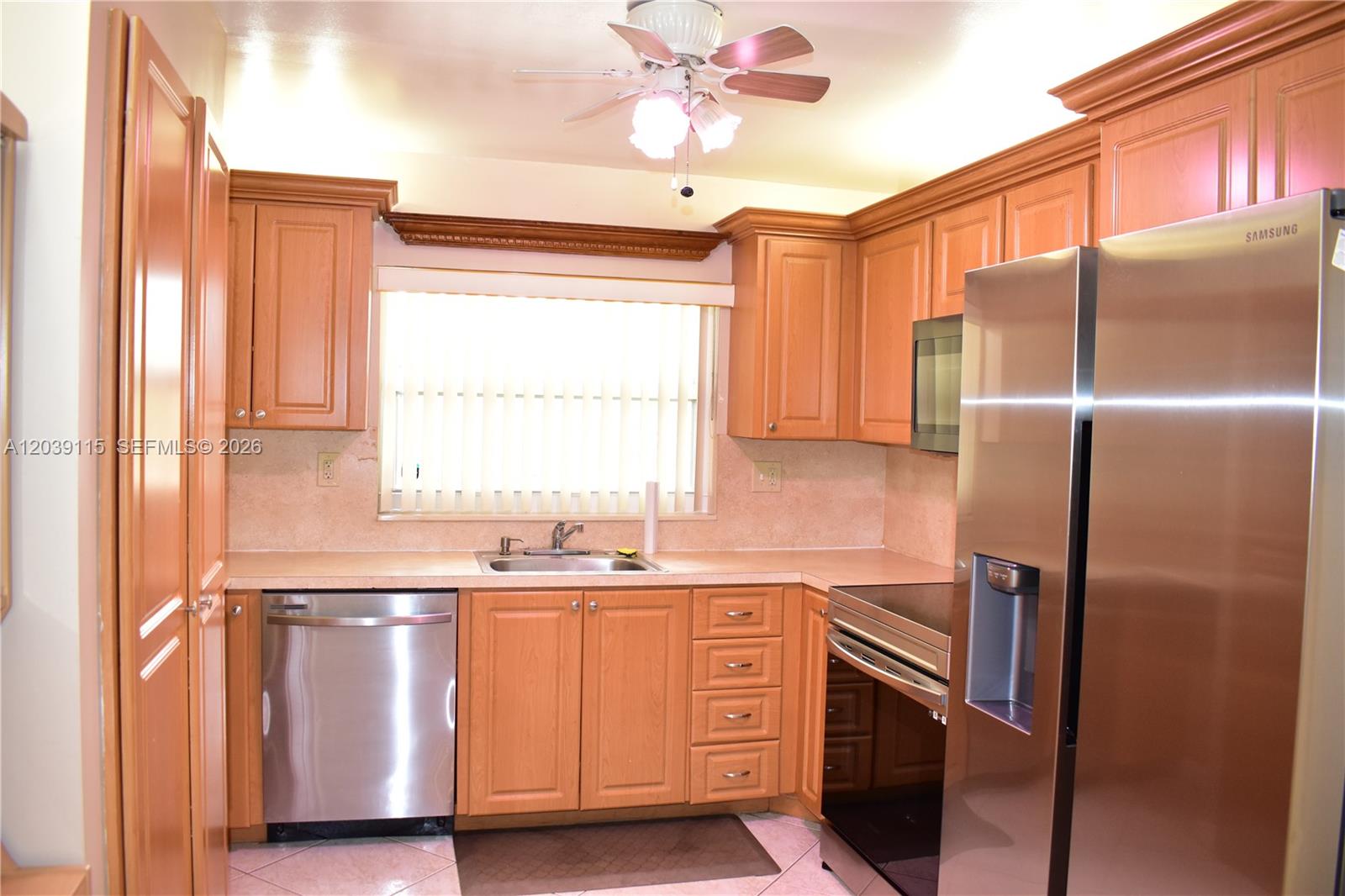 9300 Sunrise Lakes Boulevard 208 Property Photo 2