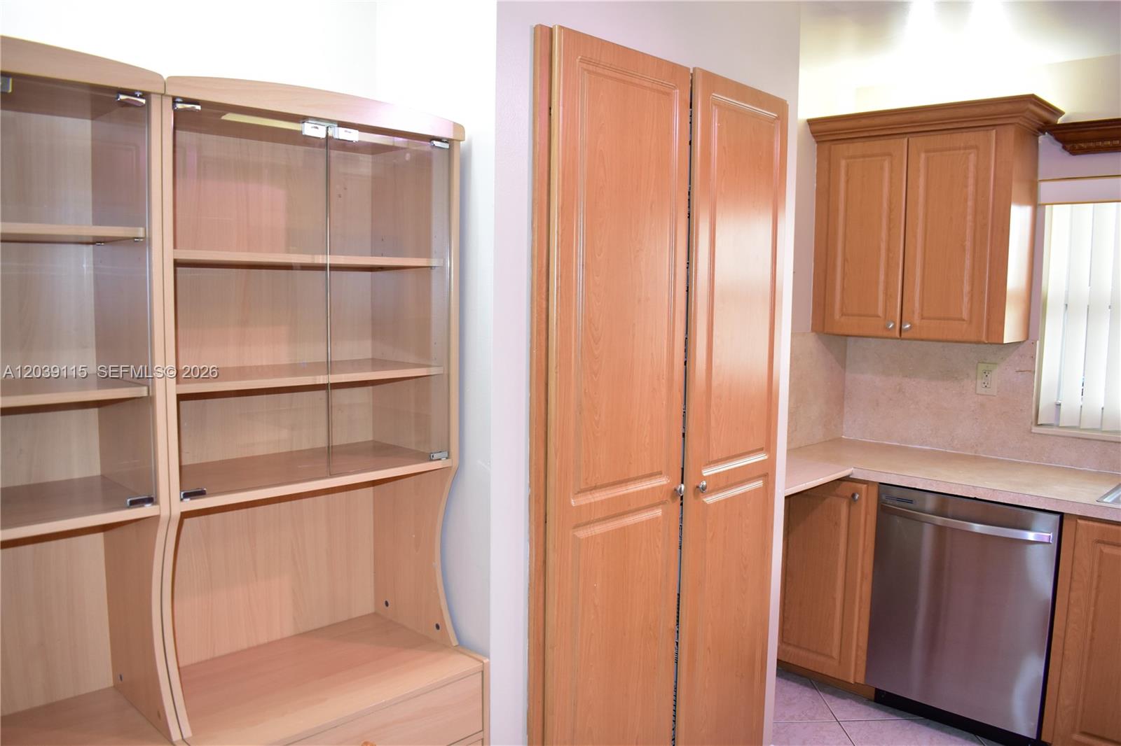 9300 Sunrise Lakes Boulevard 208 Property Photo 4