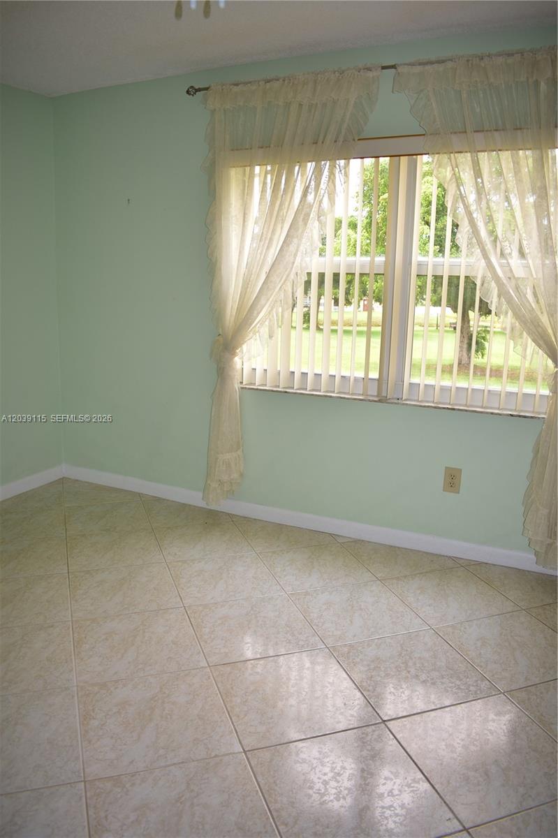 9300 Sunrise Lakes Boulevard 208 Property Photo 12