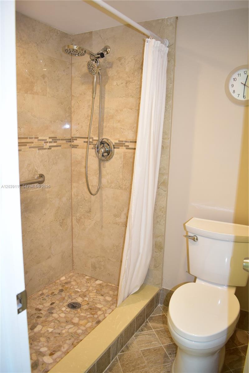 9300 Sunrise Lakes Boulevard 208 Property Photo 17