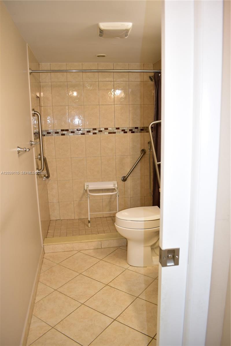 9300 Sunrise Lakes Boulevard 208 Property Photo 23