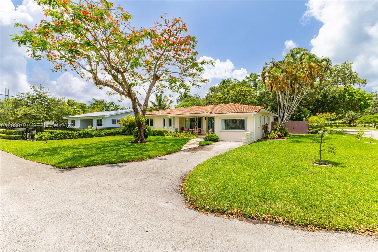 A12039121 Property Photo 28