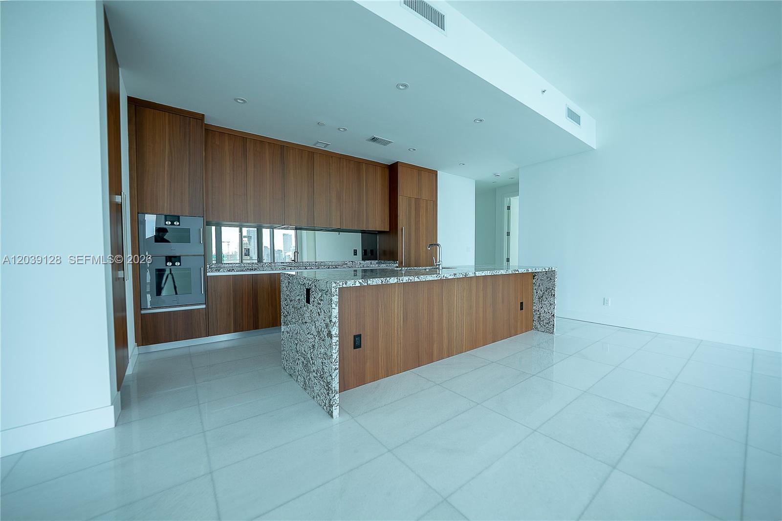 A12039128 Property Photo 3