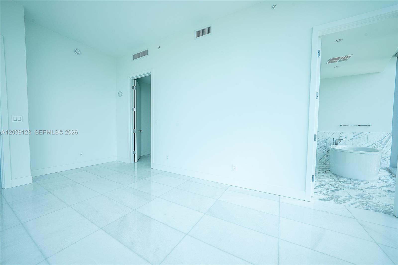 A12039128 Property Photo 6