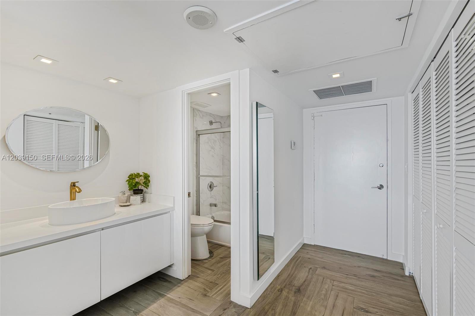 11111 Biscayne Boulevard 8c Property Photo 20