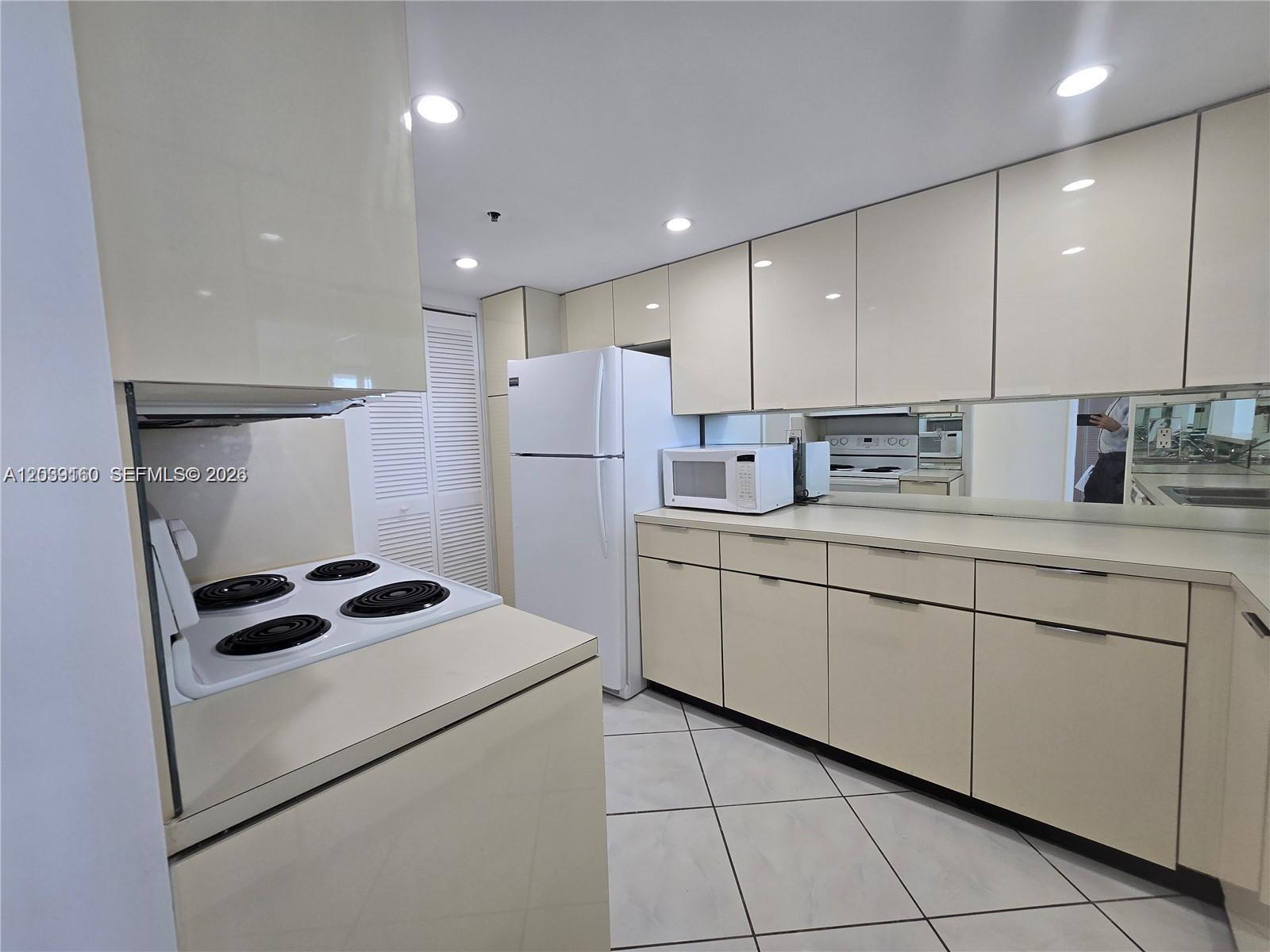 A12039160 Property Photo 14