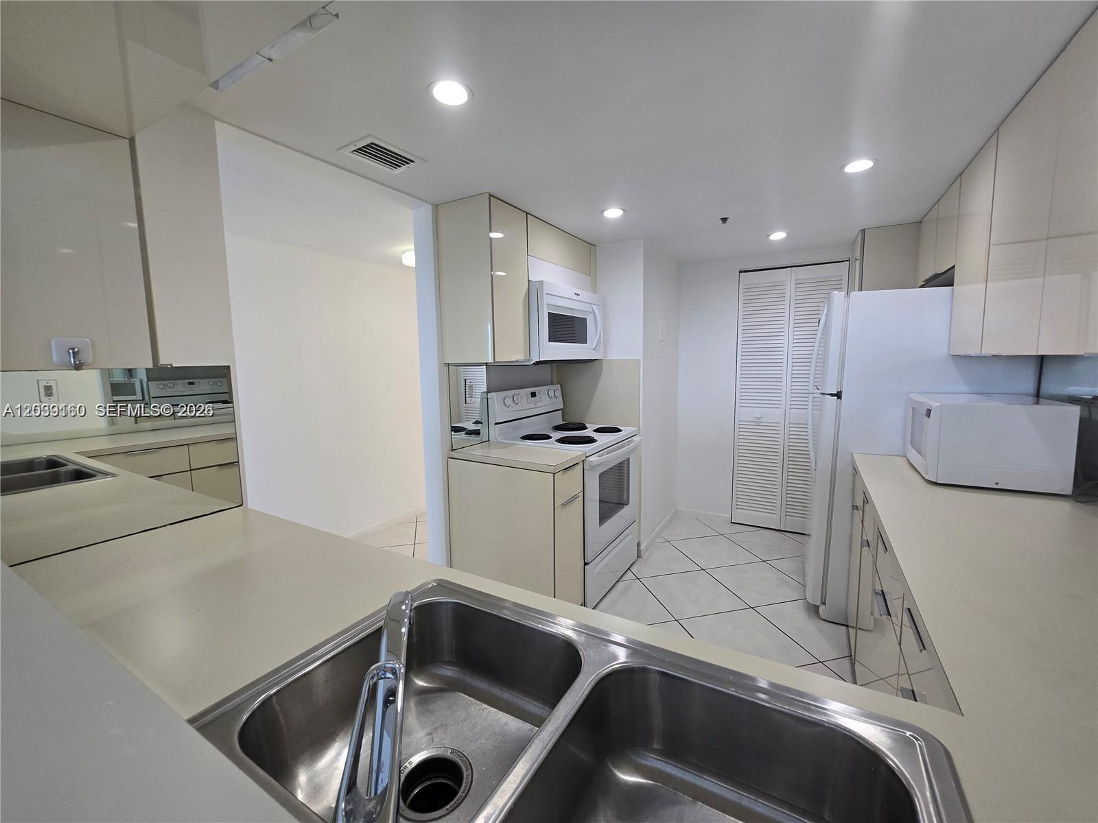 A12039160 Property Photo 16
