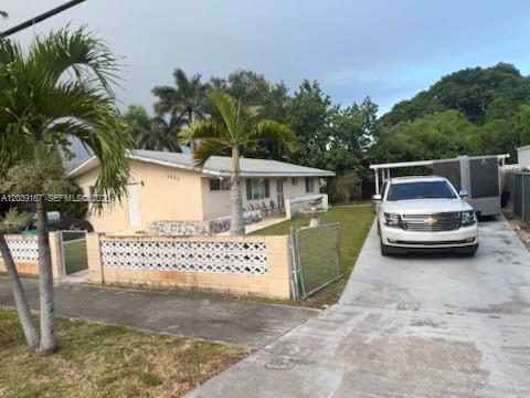 5955 Nw 18th Avenue Property Photo 3
