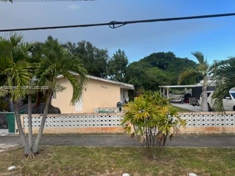 5955 Nw 18th Avenue Property Photo 4