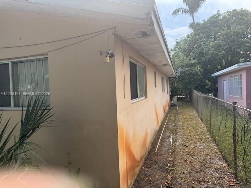 5955 Nw 18th Avenue Property Photo 8