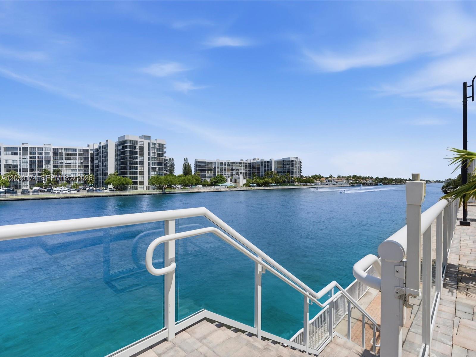 3000 S Ocean Drive 718 Property Photo 2