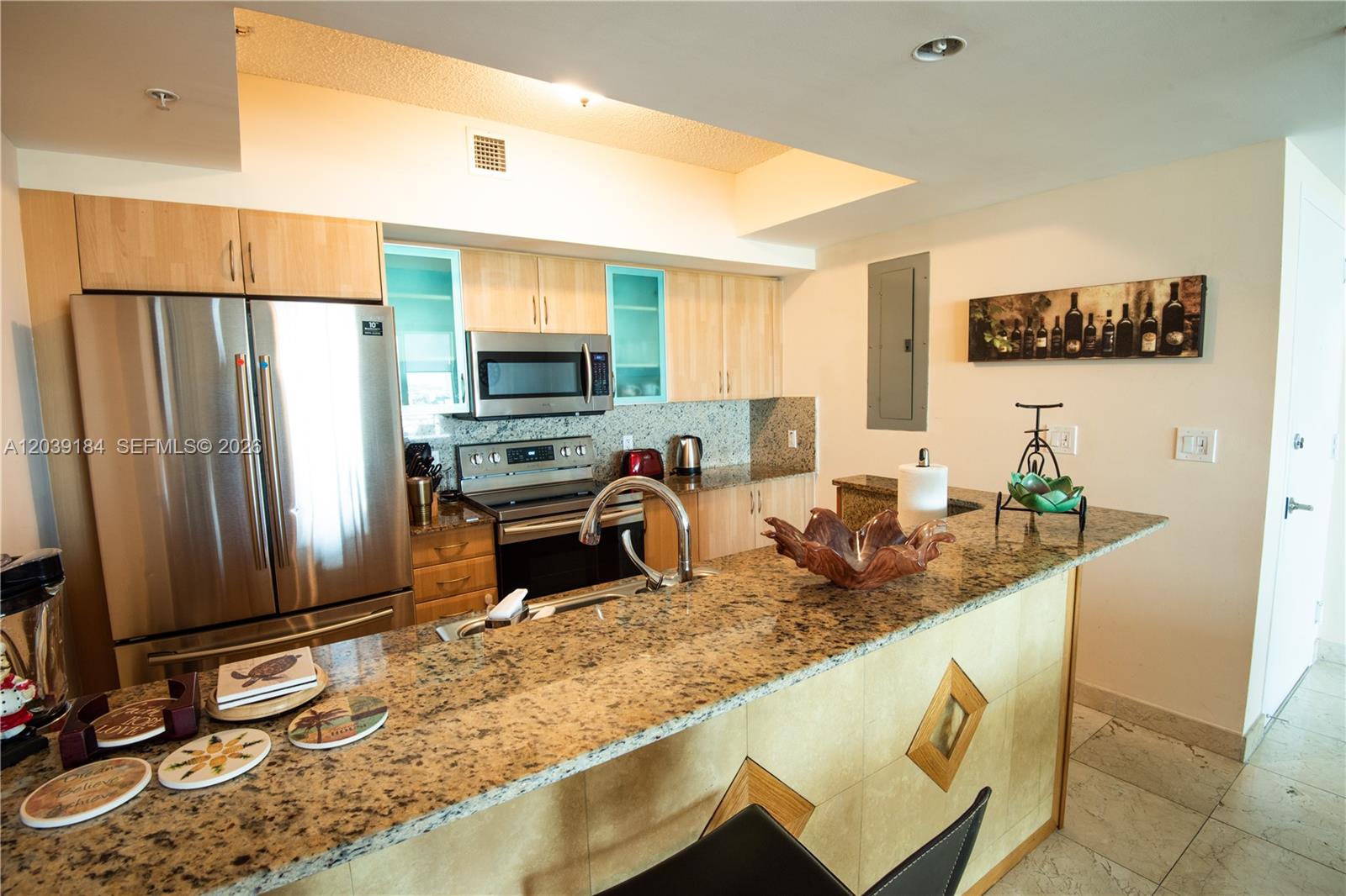 17555 Atlantic Boulevard Uph6 Property Photo 2