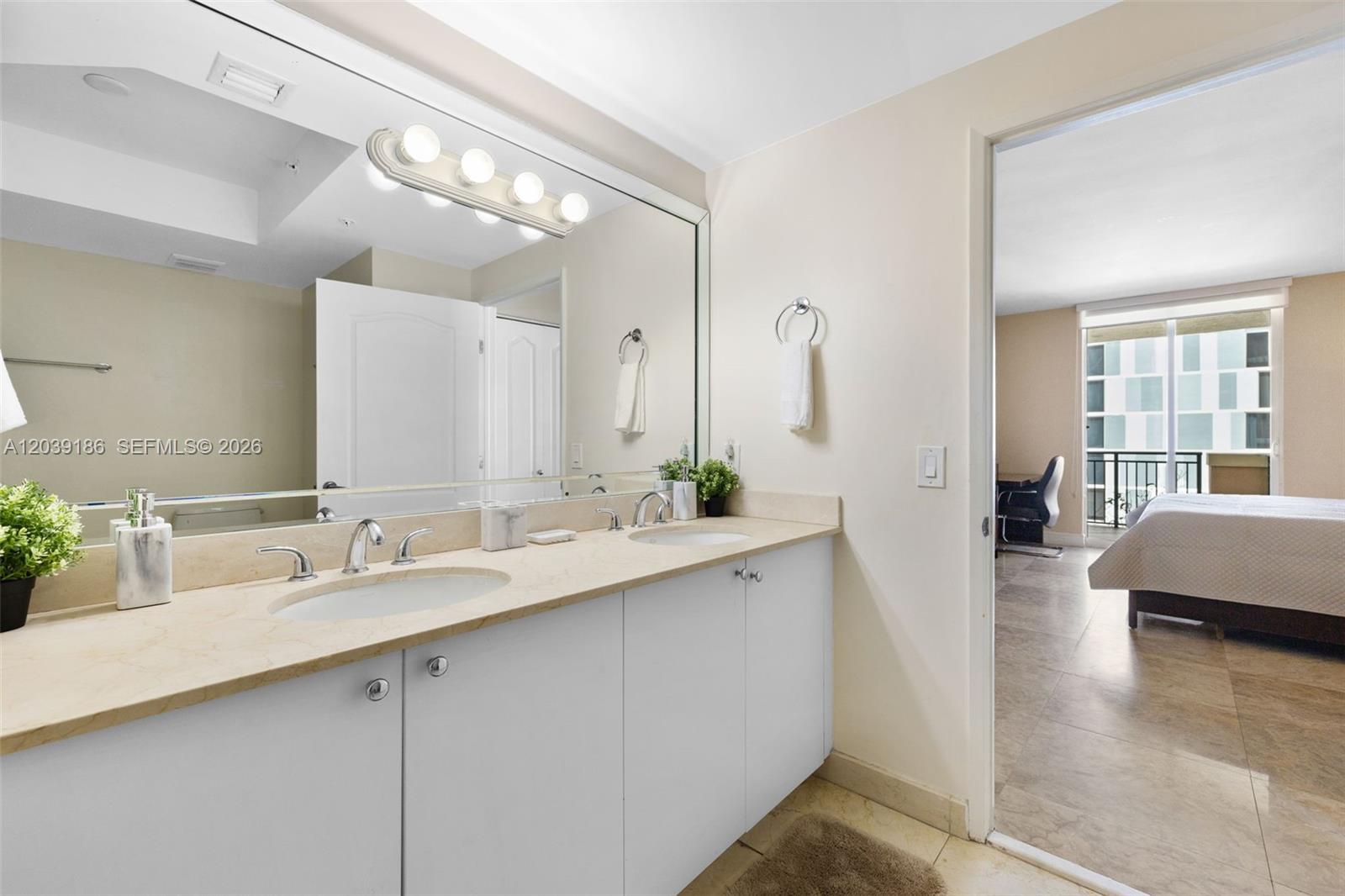 17555 Atlantic Boulevard 708 Property Photo 28