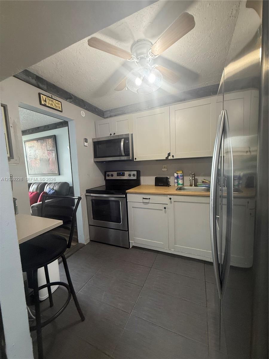 9081 Sunrise Lakes Boulevard 108 Property Photo 4