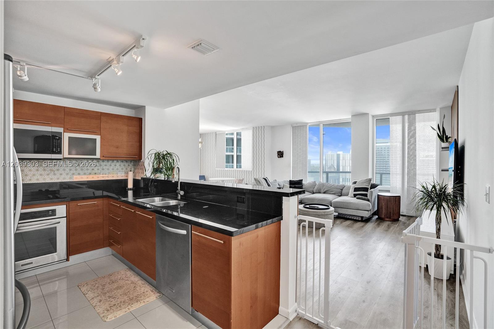 244 Biscayne Boulevard 3409 Property Photo 3