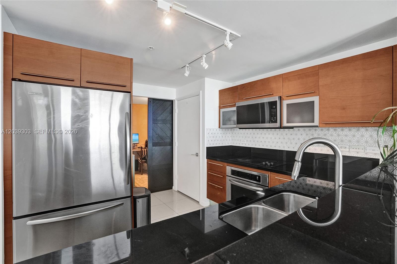 244 Biscayne Boulevard 3409 Property Photo 6