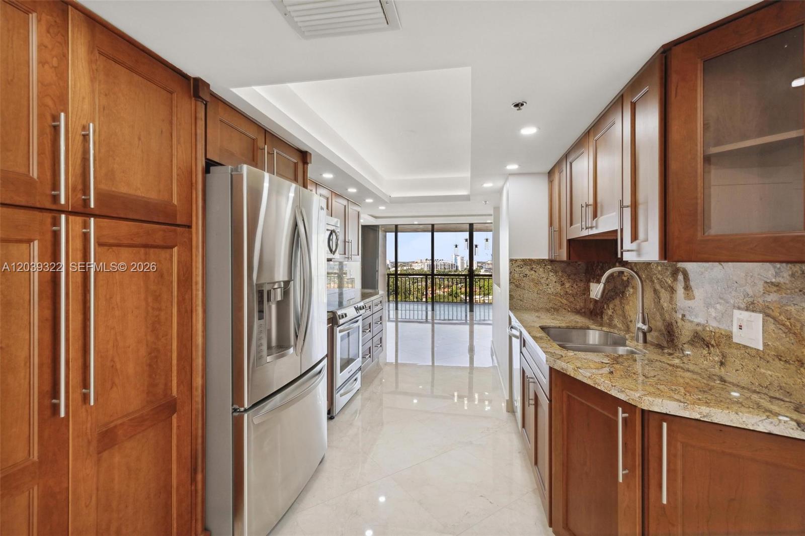 10175 Collins Avenue 907 Property Photo 10