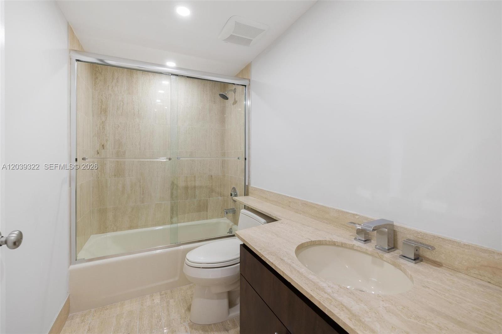 10175 Collins Avenue 907 Property Photo 15