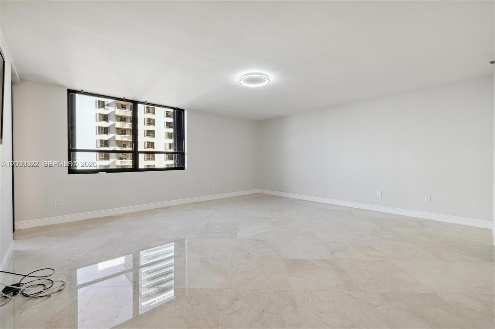10175 Collins Avenue 907 Property Photo 26