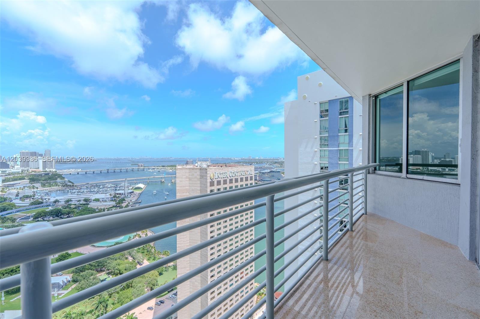 325 S Biscayne Boulevard 4122 Property Photo 2
