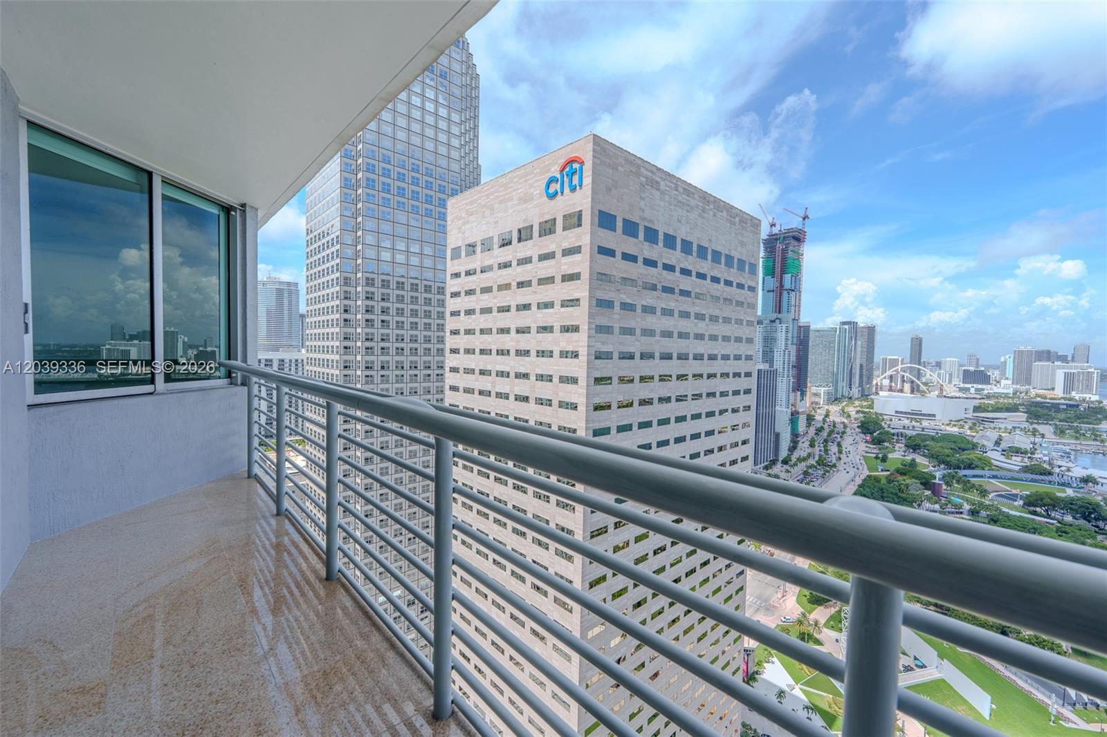 325 S Biscayne Boulevard 4122 Property Photo 3