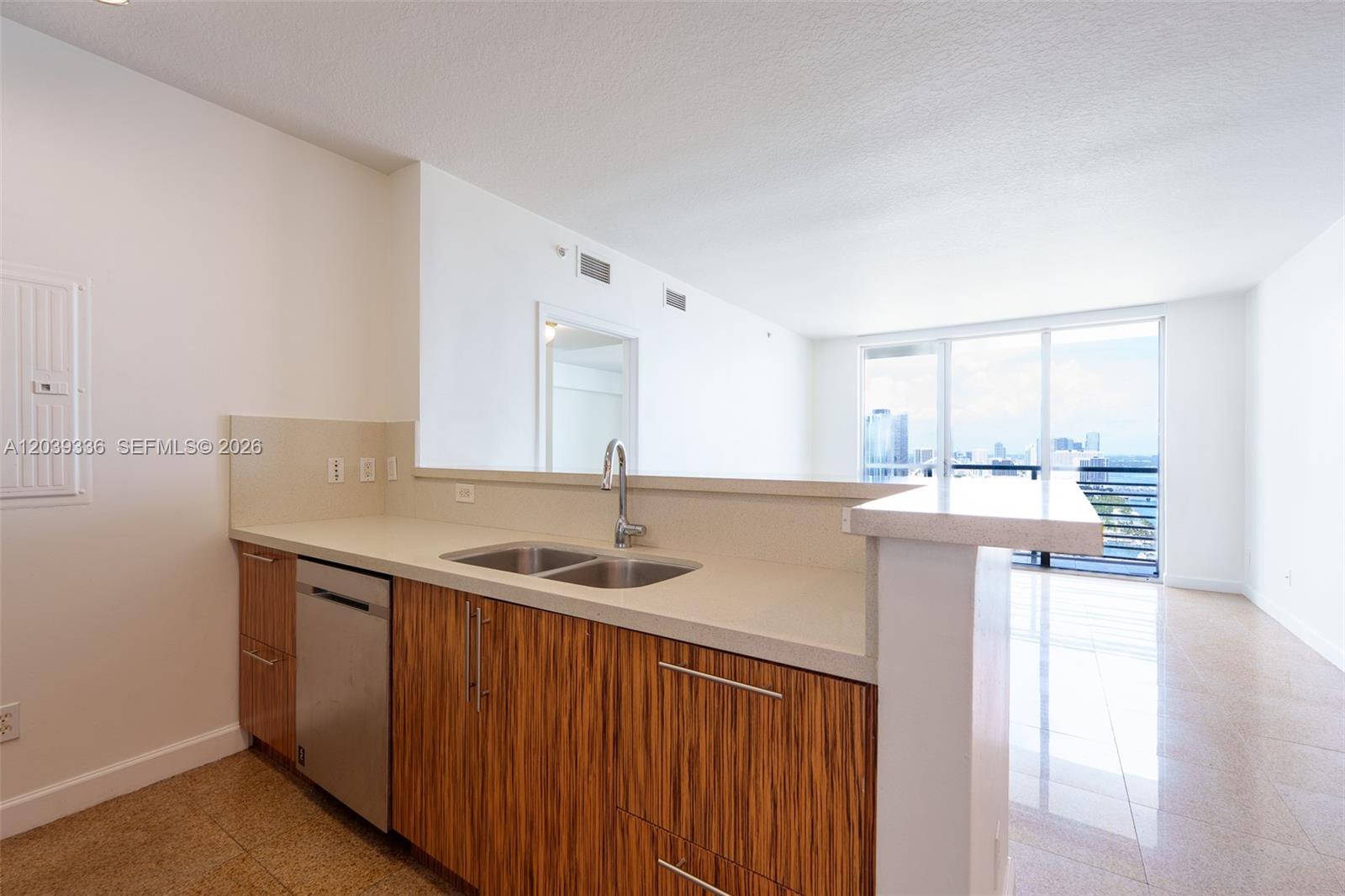 325 S Biscayne Boulevard 4122 Property Photo 4