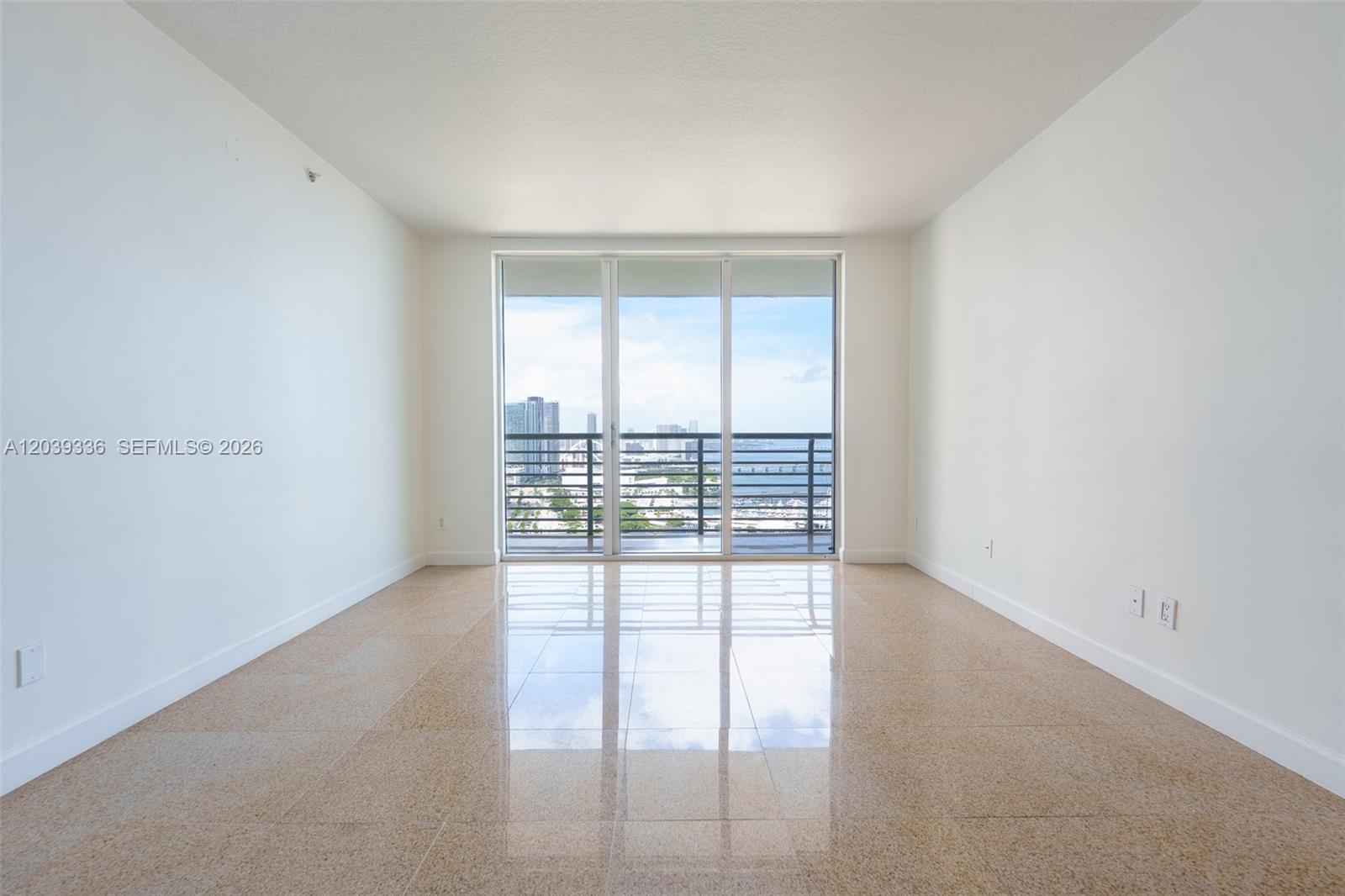 325 S Biscayne Boulevard 4122 Property Photo 10