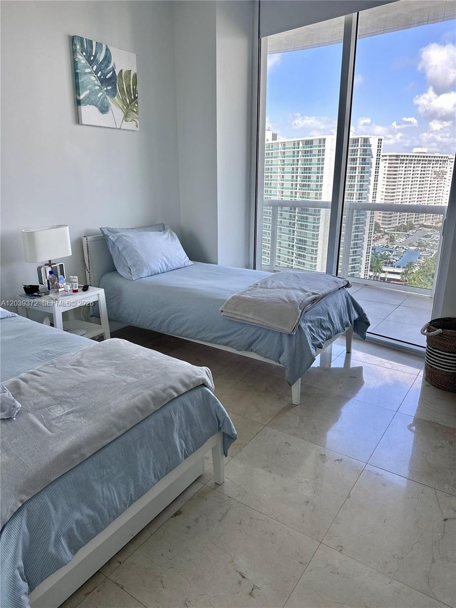 15811 Collins Avenue 1505 Property Photo 9