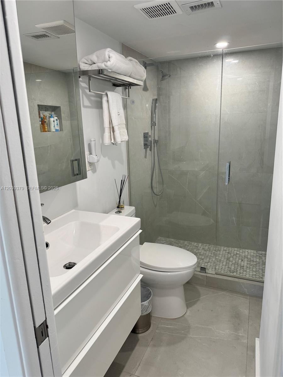 1865 Brickell Avenue A1411 Property Photo 5